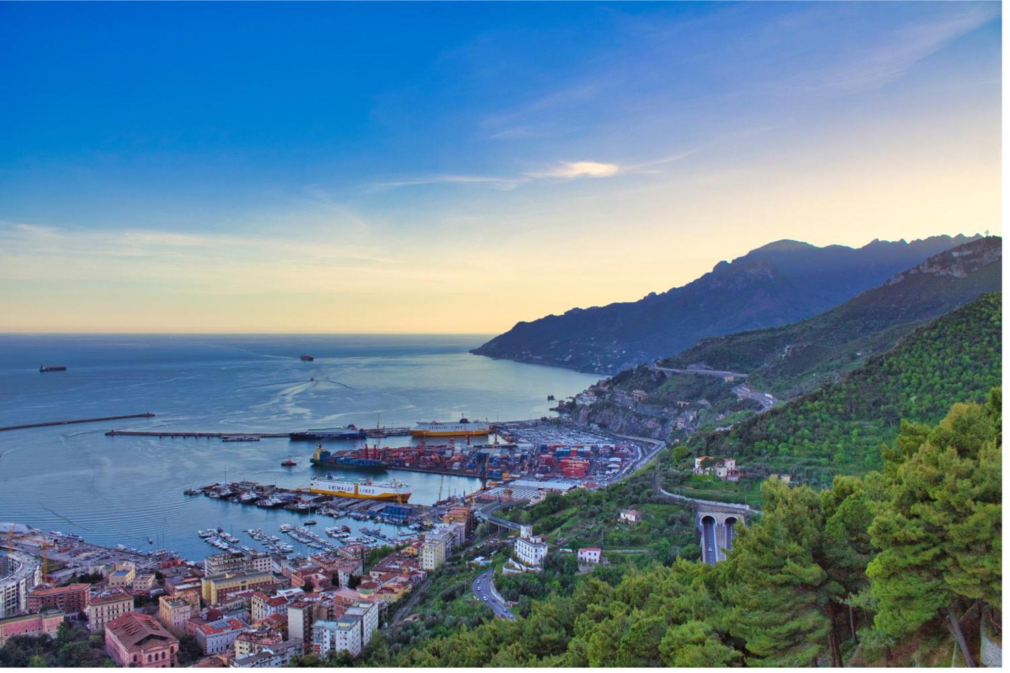Mare Luna - Appartamento Nel Centro Storico Di Salerno Exterior photo