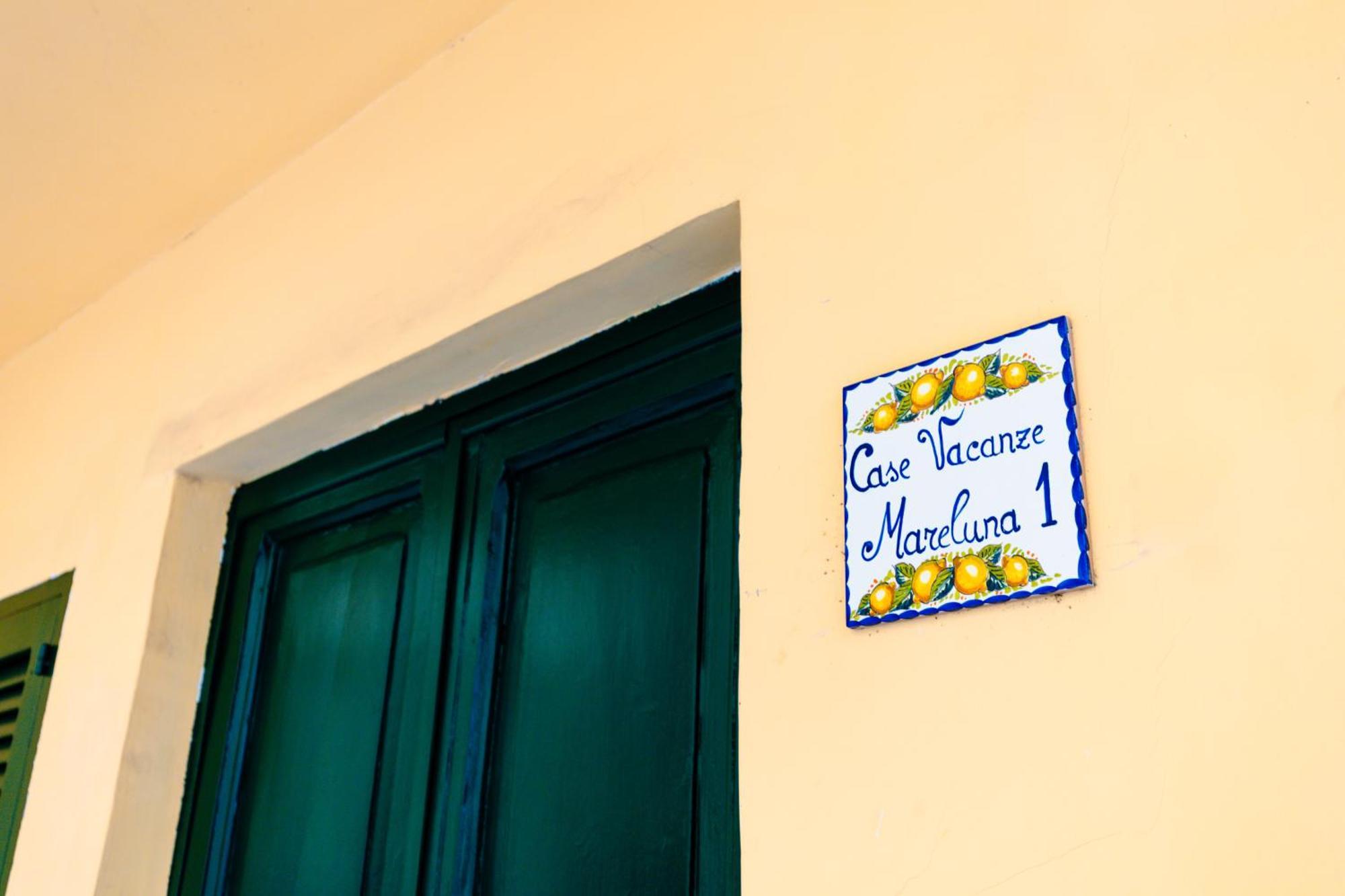 Mare Luna - Appartamento Nel Centro Storico Di Salerno Exterior photo